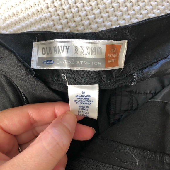 EUC Old Navy black capris -super comfortable! - Picture 2 of 2